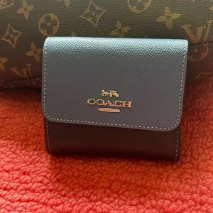 Coach wallet in green 💚